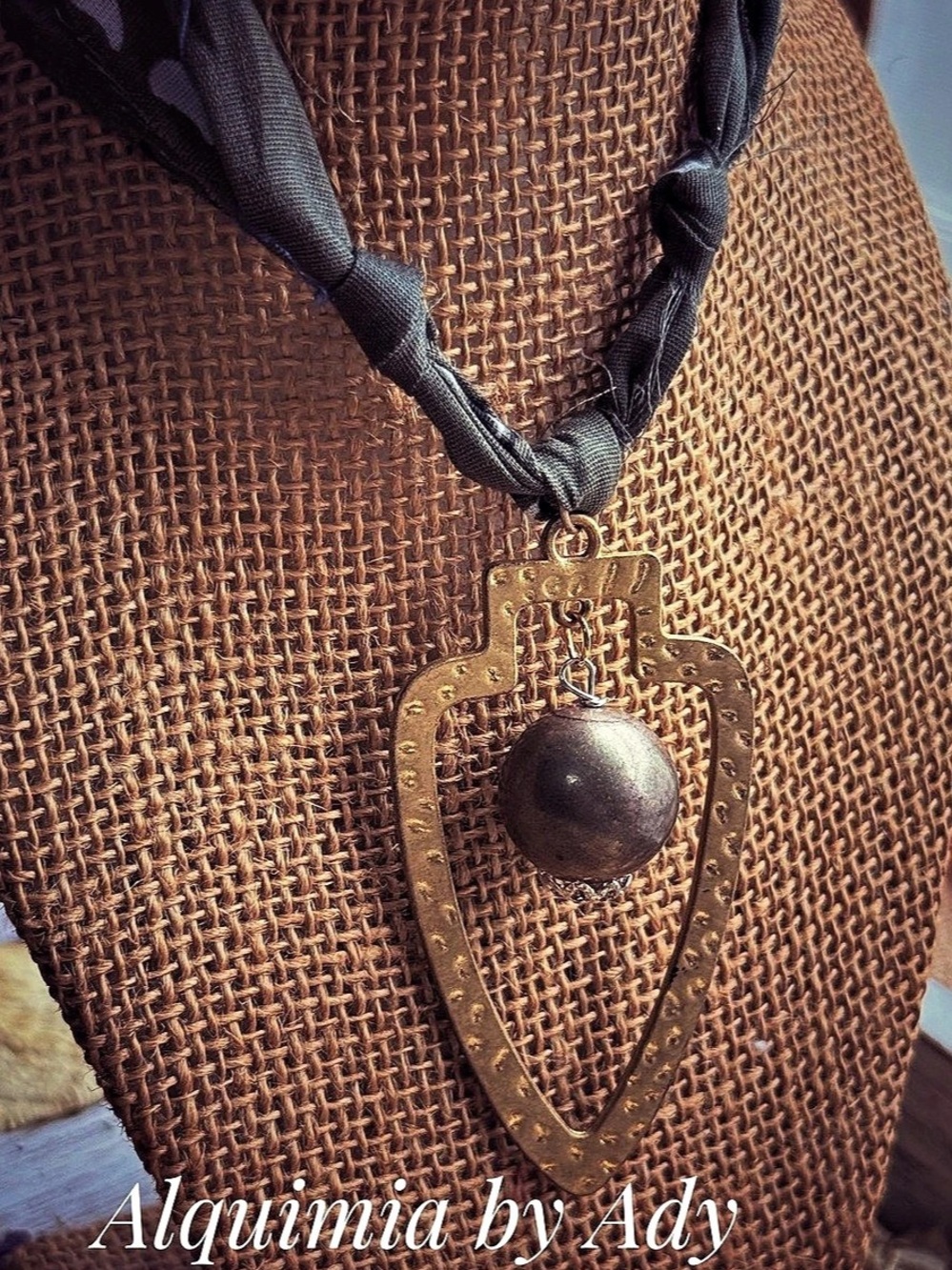 Olive bandanna Pendant choker Necklace in antique 36Gold